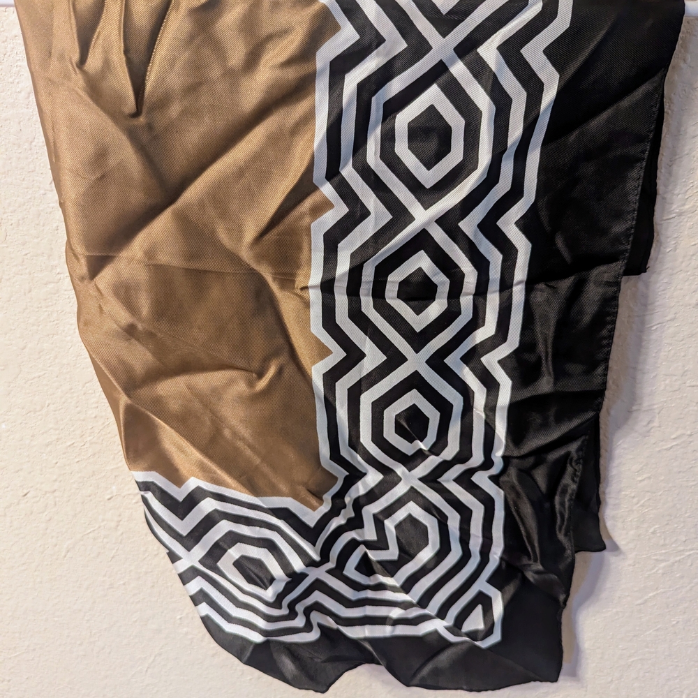 Vintage Geometric Patterned Scarf in Black and Brown
